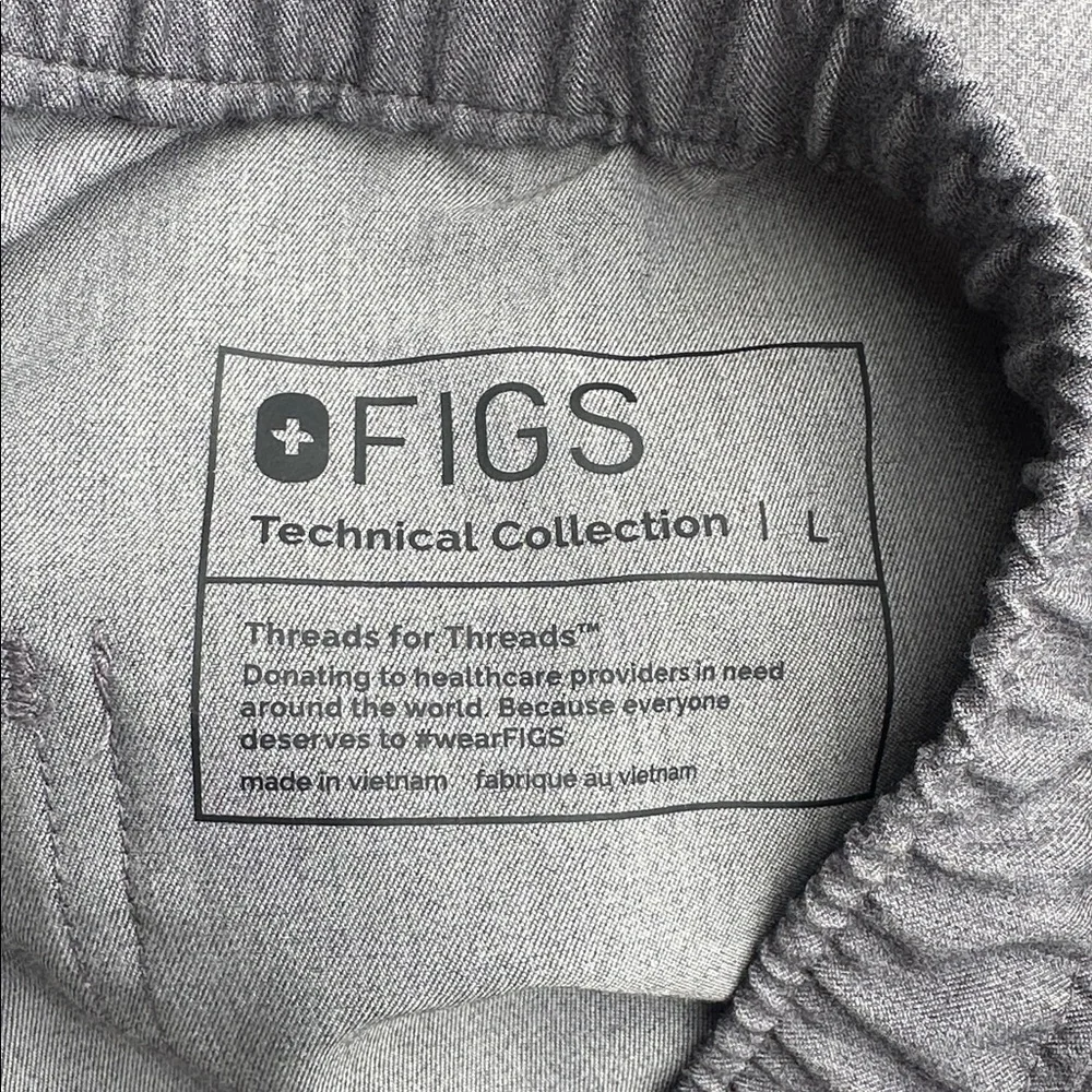 Figs Men's 'Cairo' Cargo Scrub Pants in 'Graphite' Gray/Green Size Large